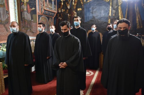 Patriarhul României a hirotesit noi duhovnici în Arhiepiscopia Bucureștilor Poza 167763