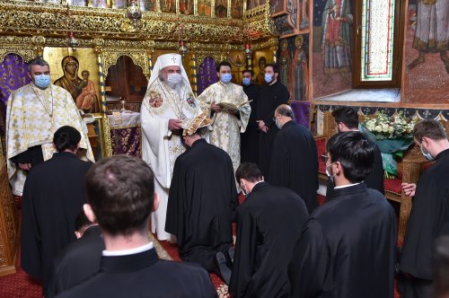 Patriarhul României a hirotesit noi duhovnici în Arhiepiscopia Bucureștilor Poza 167764