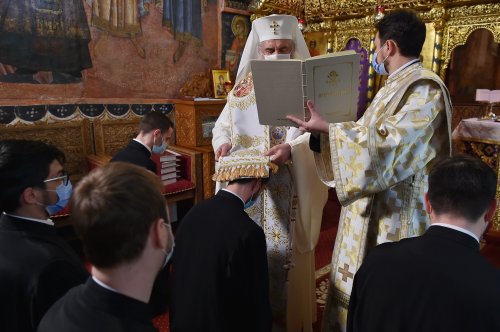 Patriarhul României a hirotesit noi duhovnici în Arhiepiscopia Bucureștilor Poza 167768