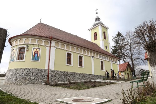 Parohia Sibiu-Turnişor IV şi-a primit noul preot paroh Poza 167784