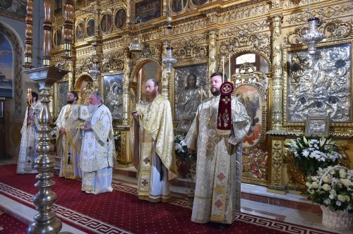 Binecuvântare patriarhală în zi de hram la Mănăstirea Cernica Poza 168081
