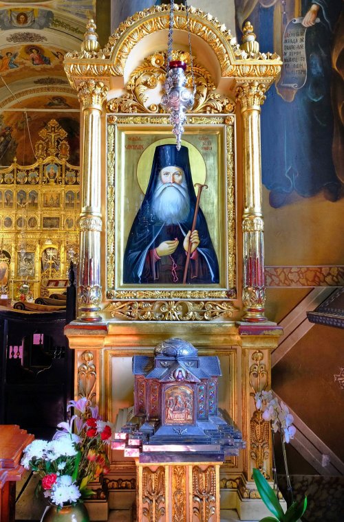 Istorie, credinţă  şi înnoire în Lavra Sfântului Calinic Poza 168141