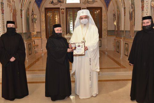 Distincție pentru obștea Mănăstirii Voroneț din partea Patriarhului României  Poza 168305