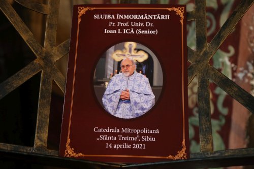 Părintele profesor Ioan Ică senior a fost condus pe ultimul drum Poza 168465