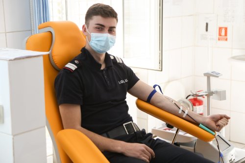 Continuă campania  „Donează sânge, salvează o viaţă!” la Sibiu Poza 168561