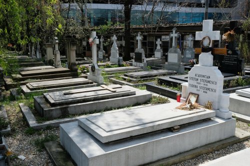 Membrii și donatorii marcanți ai Academiei Române pomeniți în cimitirul Bellu Poza 168919