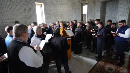 Program de formare pentru cântăreții bisericești la Suceava Poza 168852