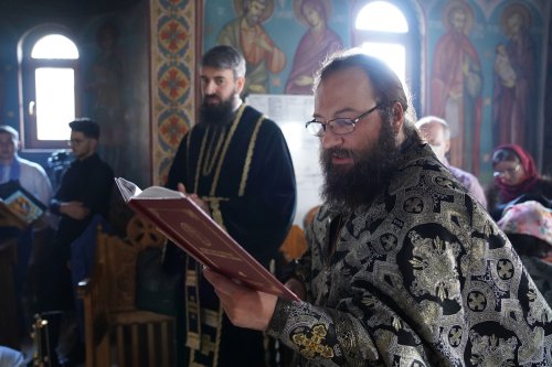 „Crucea Patriarhală” oferită părintelui Dan Damaschin din Iași Poza 169022