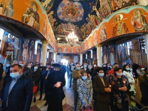 Liturghie arhierească la Biserica „Sfânta Ana” din Târgu-Mureș Poza 169346