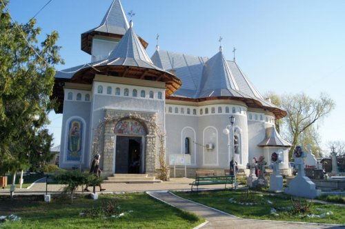 Casă de tip familial pentru 10 copii din Săvinești, județul Neamț Poza 169524