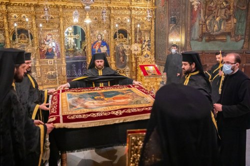 Sfântul Epitaf a fost așezat spre închinare la Catedrala Patriarhală Poza 169725