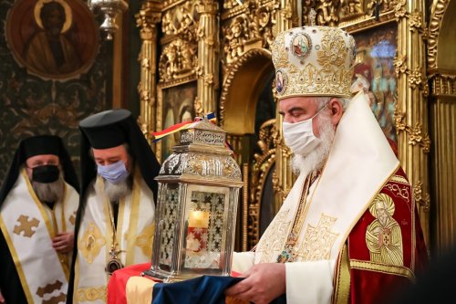 Primirea Sfintei Lumini la Catedrala Patriarhală