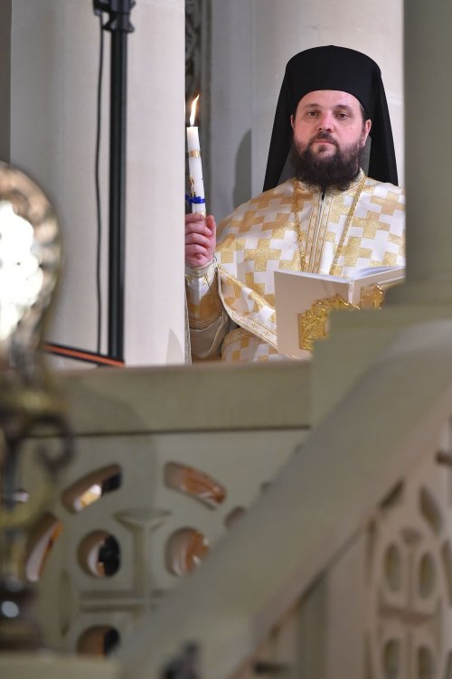 Sfânta Liturghie pascală la Patriarhie Poza 169884