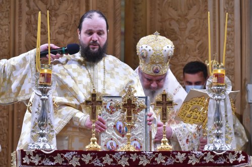 Sfânta Liturghie pascală la Patriarhie Poza 169892