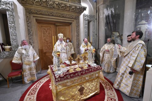 Sfânta Liturghie pascală la Patriarhie Poza 169896