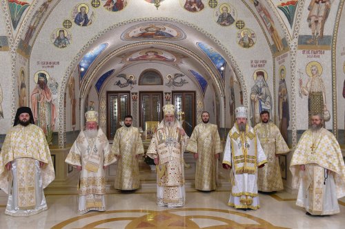 Sfânta Liturghie pascală la Patriarhie Poza 169908