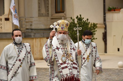 Vecernia misionară din prima zi de Paști la Catedrala Patriarhală Poza 169934
