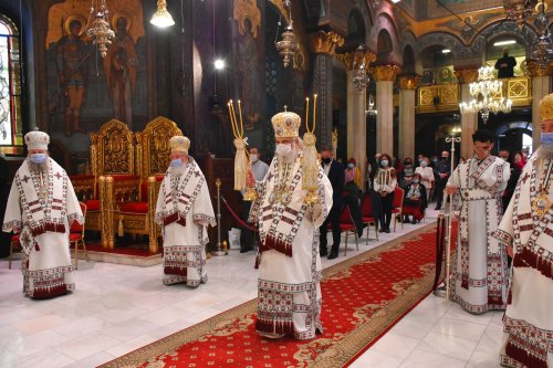 Vecernia misionară din prima zi de Paști la Catedrala Patriarhală Poza 169950