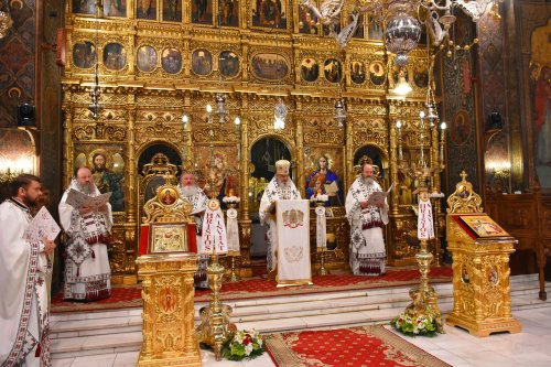 Vecernia misionară din prima zi de Paști la Catedrala Patriarhală Poza 169957