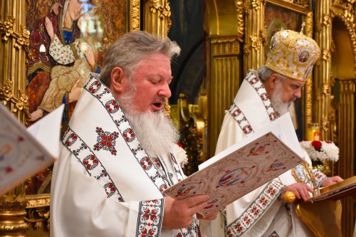 Vecernia misionară din prima zi de Paști la Catedrala Patriarhală Poza 169970