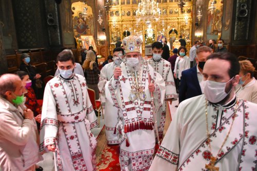 Vecernia misionară din prima zi de Paști la Catedrala Patriarhală Poza 169993