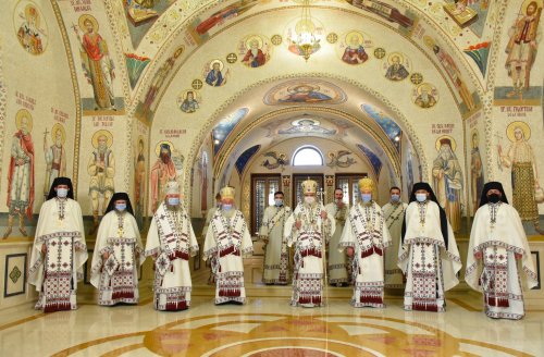 Vecernia misionară din prima zi de Paști la Catedrala Patriarhală Poza 170000