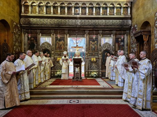 Prima zi de Paşti la Catedrala Mitropolitană din Cluj-Napoca Poza 170102