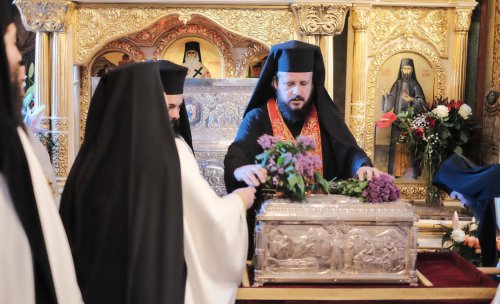 Sfântul Efrem cel Nou a fost cinstit la Mănăstirea Radu Vodă din Capitală Poza 170164