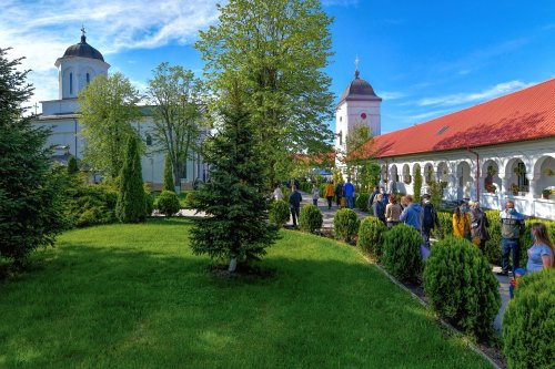 Binecuvântarea Izvorului Tămăduirii la mănăstirea prahoveană Ghighiu Poza 170507
