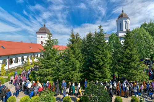 Binecuvântarea Izvorului Tămăduirii la mănăstirea prahoveană Ghighiu Poza 170533