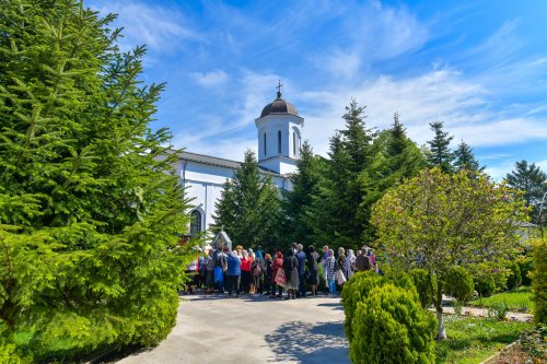 Binecuvântarea Izvorului Tămăduirii la mănăstirea prahoveană Ghighiu Poza 170534