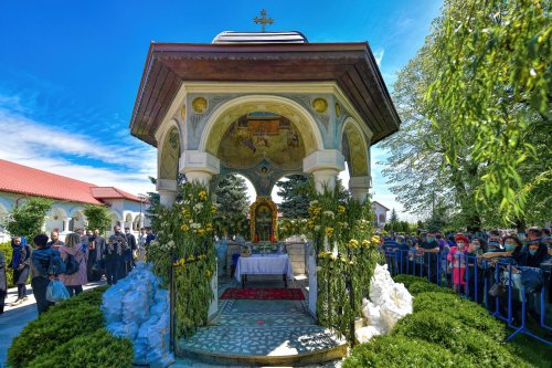 Binecuvântarea Izvorului Tămăduirii la mănăstirea prahoveană Ghighiu Poza 170548