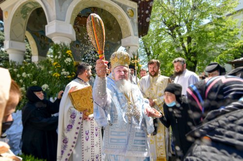 Binecuvântarea Izvorului Tămăduirii la mănăstirea prahoveană Ghighiu Poza 170554