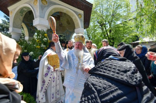 Binecuvântarea Izvorului Tămăduirii la mănăstirea prahoveană Ghighiu Poza 170555