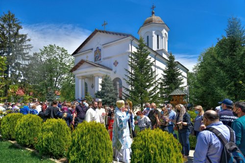 Binecuvântarea Izvorului Tămăduirii la mănăstirea prahoveană Ghighiu Poza 170556