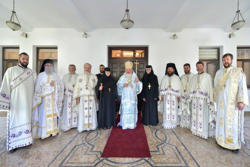 Binecuvântarea Izvorului Tămăduirii la mănăstirea prahoveană Ghighiu Poza 170557