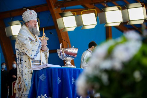 Sfinţirea apei în Vinerea Luminată pe Dealul Patriarhiei Poza 170454