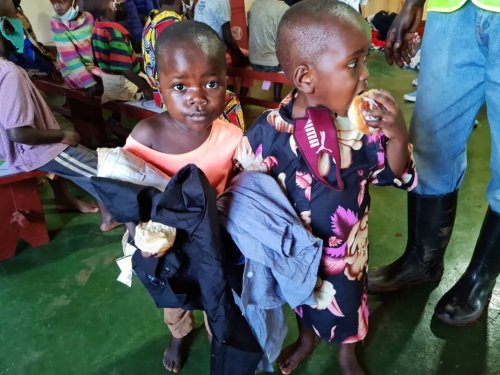 Daruri pentru 150 de copii cu posibilități reduse din Africa Poza 171130