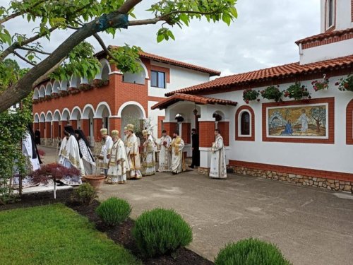 Sărbătoarea hramului Mănăstirii Pantocrator din Drăgăneşti-Vlaşca Poza 171220