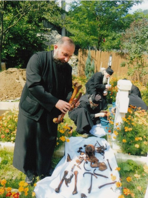 Cuviosul Visarion Toia, protoschimonahul martir de la Mănăstirea Lainici Poza 171295