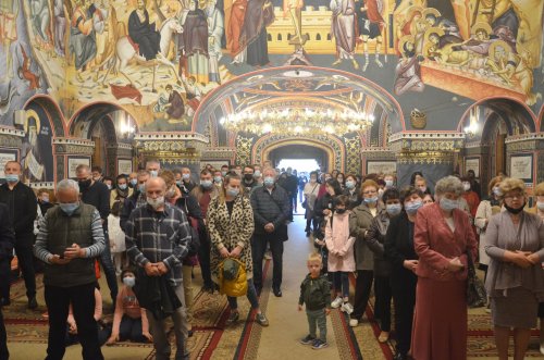 Sărbătoare în Parohia „Sfântul Apostol Andrei” din Oradea Poza 171310