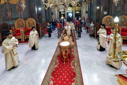 Slujba Privegherii în cinstea Sfinţilor Împăraţi la Catedrala Patriarhală Poza 171557