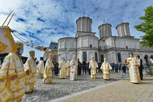 Hramul istoric al Catedralei Patriarhale din București Poza 171654