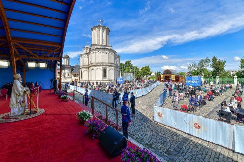 Hramul istoric al Catedralei Patriarhale din București Poza 171700