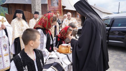 Moaștele Sfântului Vasile cel Mare, pentru trei zile în Parohia Straja II, Suceava   Poza 171748