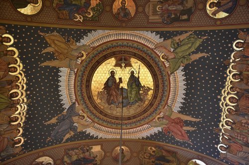 A fost sfințită pictura bisericii Parohiei Cărămidarii de Jos Poza 171760