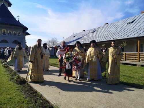 Slujire arhierească la hramul Schitului Băiceni - Neamț Poza 171912