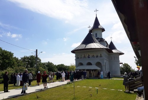 Slujire arhierească la hramul Schitului Băiceni - Neamț Poza 171916