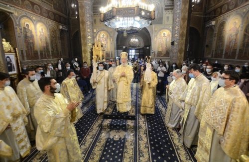 Binecuvântare și hirotonie la Catedrala Arhiepiscopală din Târgoviște