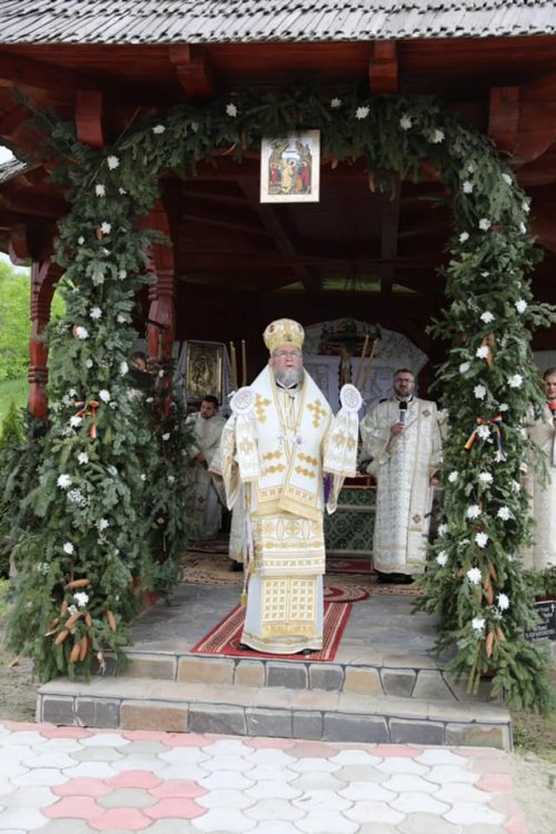 Sfinţirea bisericii din Mesteacăn, Maramureş Poza 172059